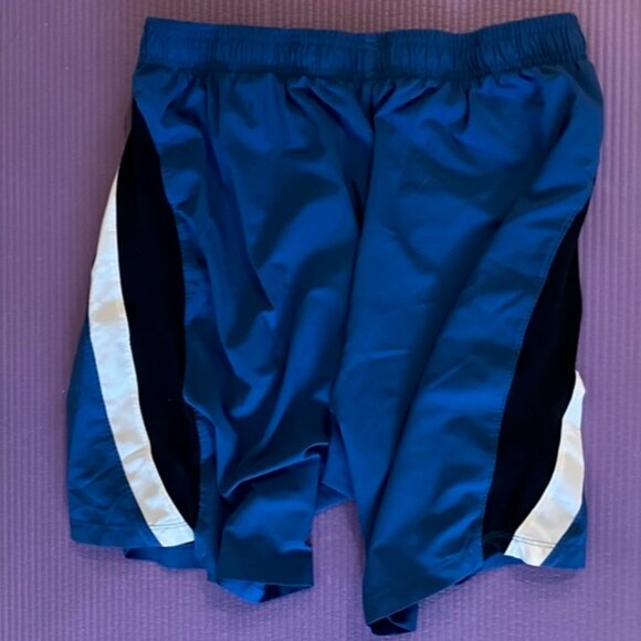 Rarely Used Under Armour UA Launch 7 Inch Lined Running Shorts - Picture 2 of 2